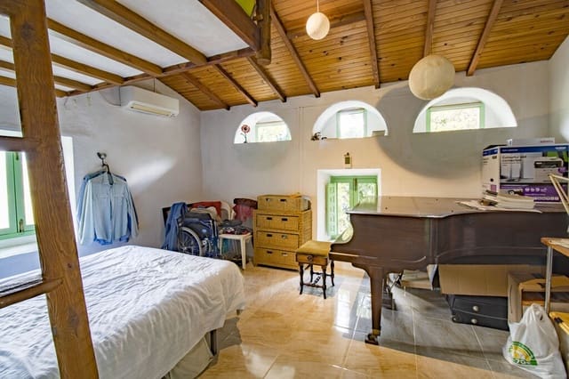 2 sovrum Finca/Hus på landet till salu i Comares med pool - 290 000 € (Ref: 10150280)
