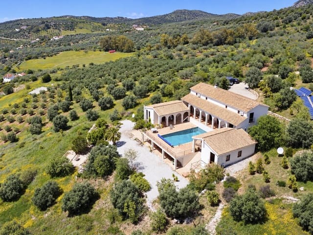 8 quarto Quinta/Casa Rural para venda em Alcaucín com piscina - 1 250 000 € (Ref: 10150281)