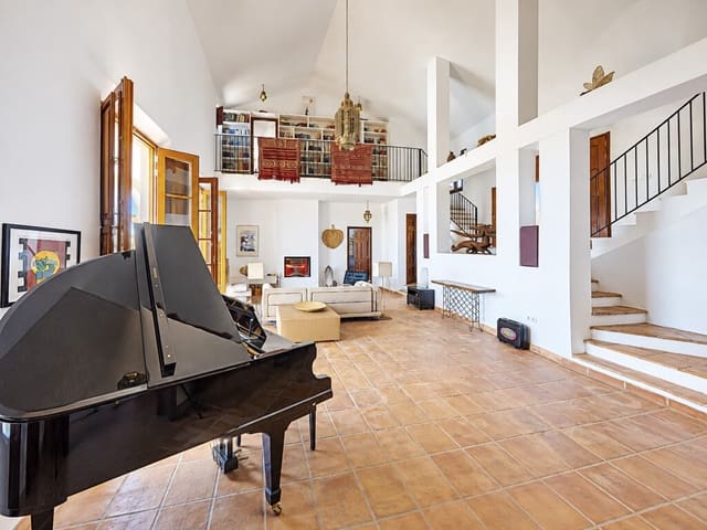 8 quarto Quinta/Casa Rural para venda em Alcaucín com piscina - 1 250 000 € (Ref: 10150281)