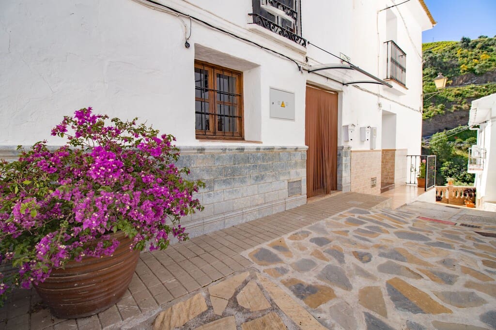 4 bedroom Townhouse for sale in Almachar - € 215,000 (Ref: 9850305)