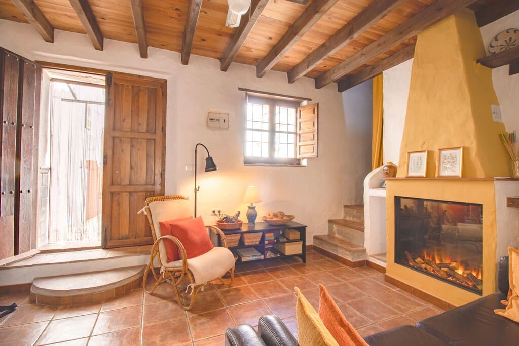 4 bedroom Townhouse for sale in Almachar - € 215,000 (Ref: 9850305)