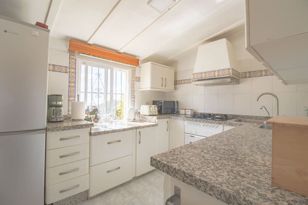 3 bedroom Finca/Country House for sale in Comares with pool - € 315,000 (Ref: 9850306)