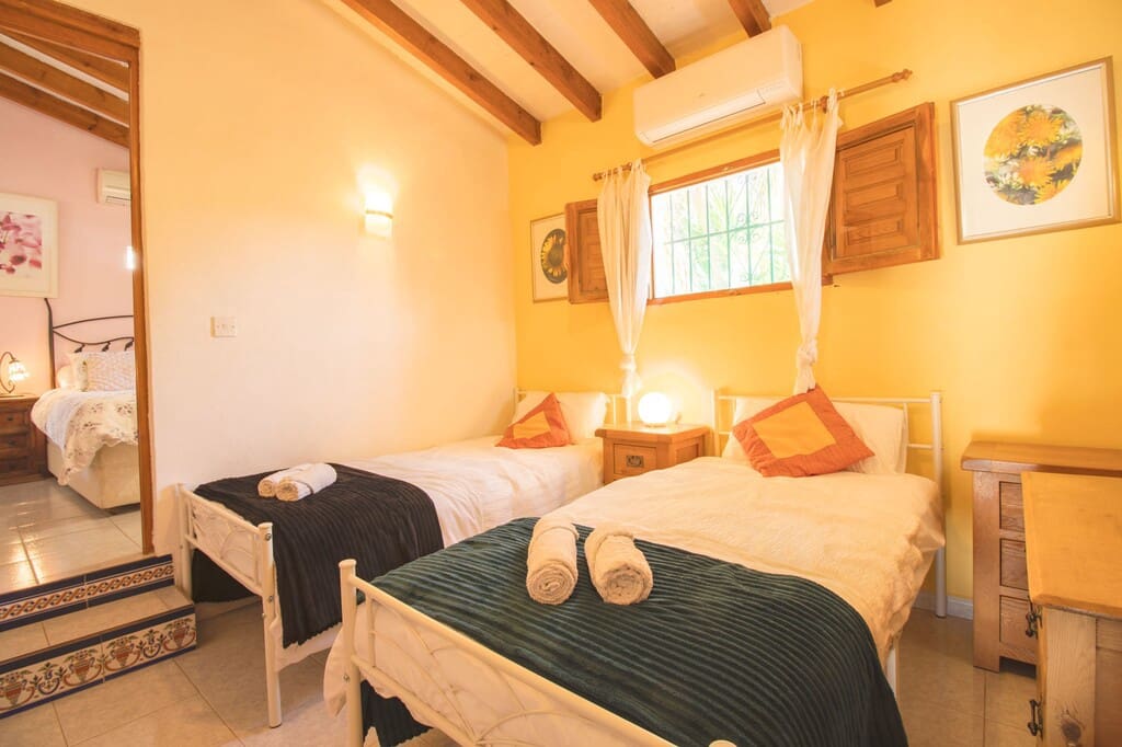 3 bedroom Finca/Country House for sale in Comares with pool - € 315,000 (Ref: 9850306)