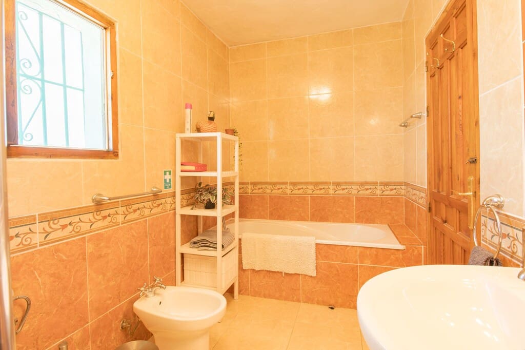 3 bedroom Finca/Country House for sale in Comares with pool - € 315,000 (Ref: 9850306)