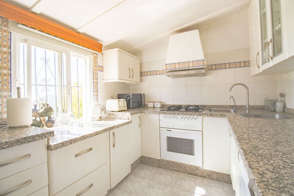 3 bedroom Finca/Country House for sale in Comares with pool - € 315,000 (Ref: 9850306)