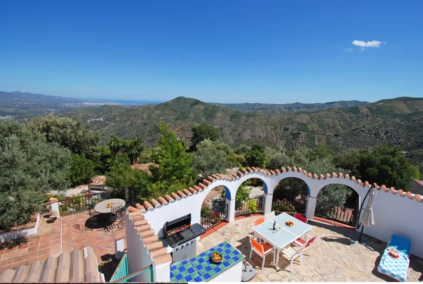 3 bedroom Finca/Country House for sale in Comares with pool - € 315,000 (Ref: 9850306)