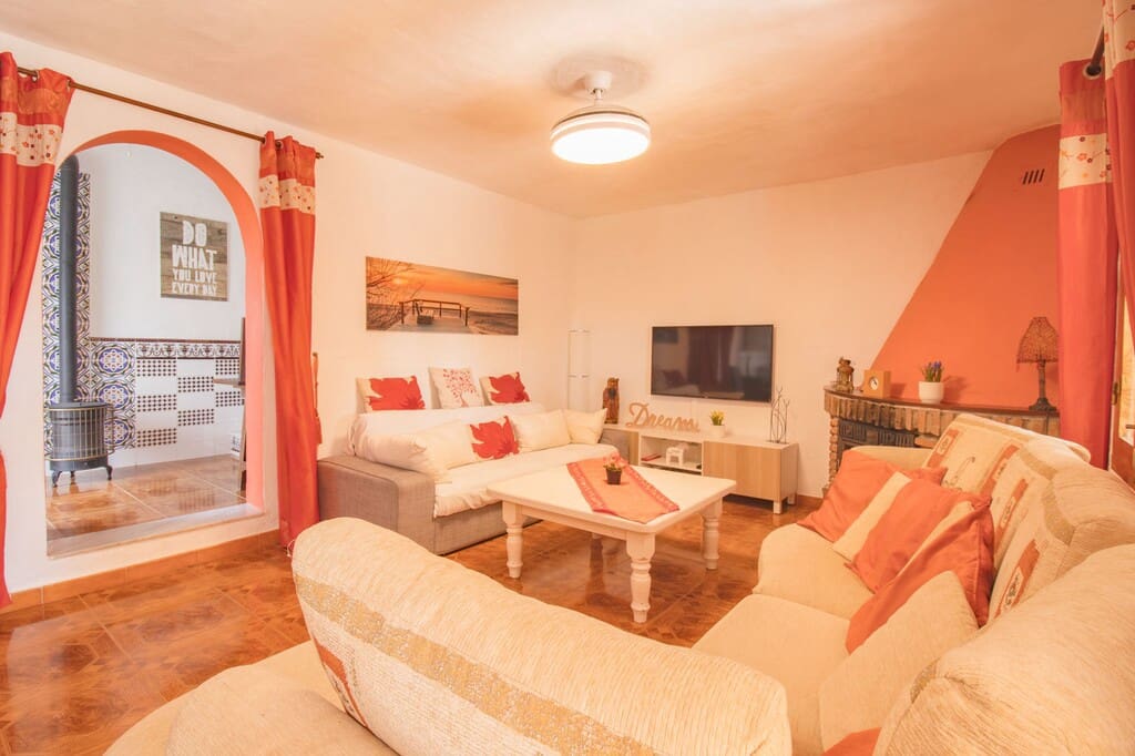 3 bedroom Finca/Country House for sale in Comares with pool - € 315,000 (Ref: 9850306)