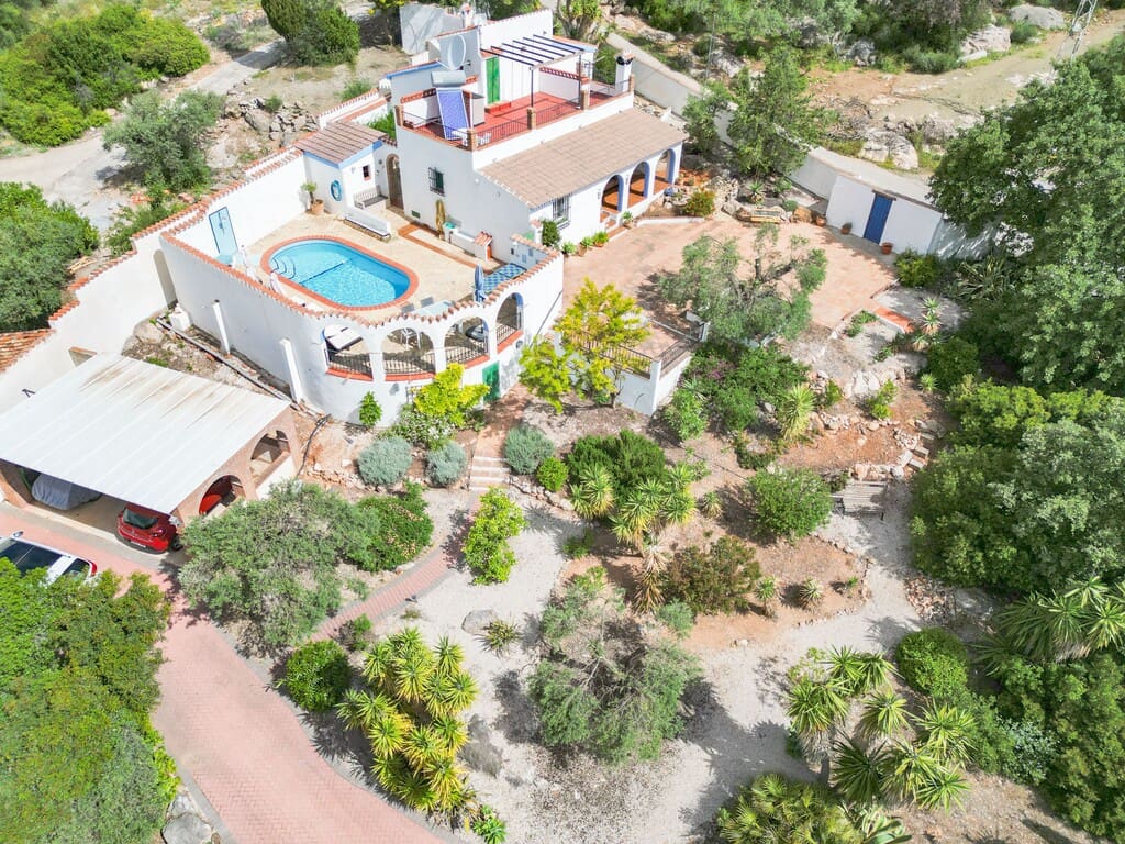 3 bedroom Finca/Country House for sale in Comares with pool - € 315,000 (Ref: 9850306)