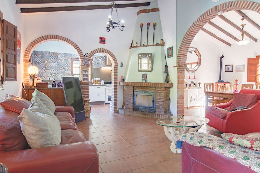 3 soveværelse Finca/Landehus til salg i Riogordo med swimmingpool - € 385.000 (Ref: 9850307)