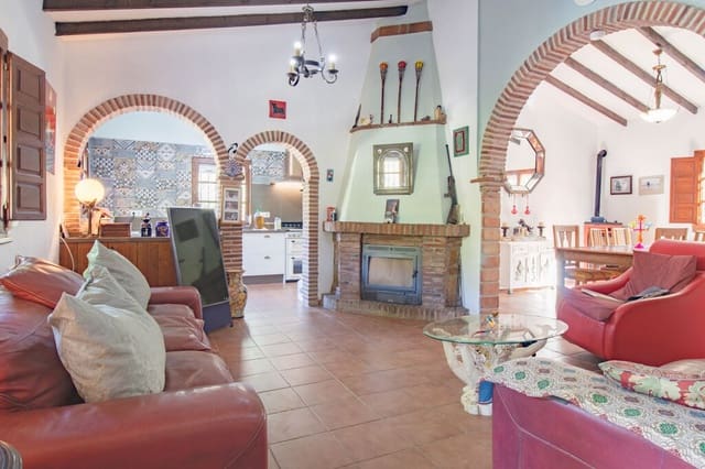 3 soveværelse Finca/Landehus til salg i Riogordo med swimmingpool - € 385.000 (Ref: 9850307)