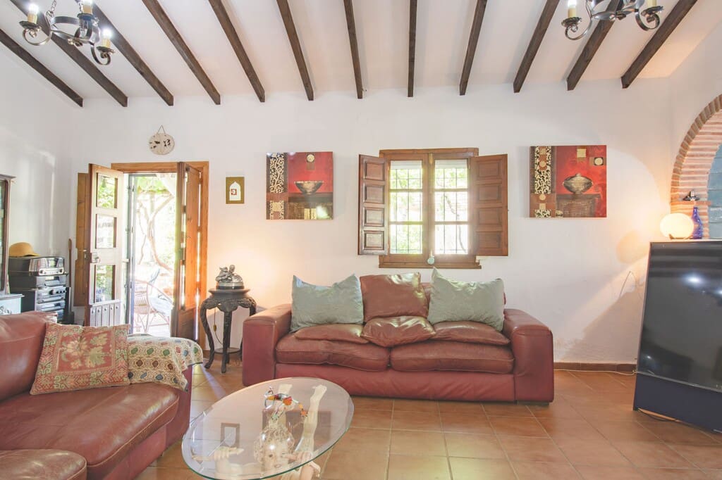 3 soveværelse Finca/Landehus til salg i Riogordo med swimmingpool - € 385.000 (Ref: 9850307)