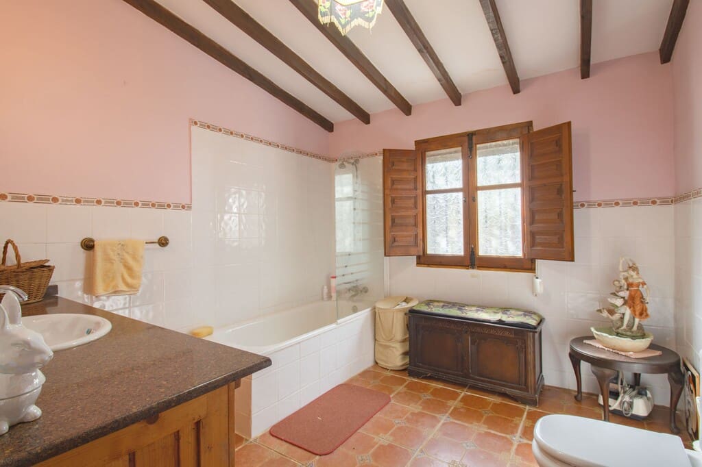 3 soveværelse Finca/Landehus til salg i Riogordo med swimmingpool - € 385.000 (Ref: 9850307)