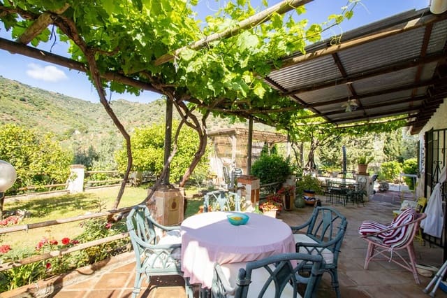 3 soveværelse Finca/Landehus til salg i Riogordo med swimmingpool - € 385.000 (Ref: 9850307)