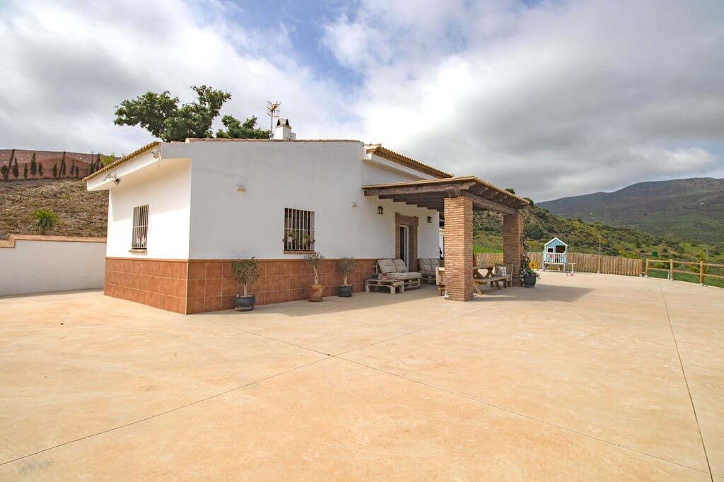 2 soverom Finca/Herregård til salgs i Casabermeja med svømmebasseng - € 325 000 (Ref: 9850308)