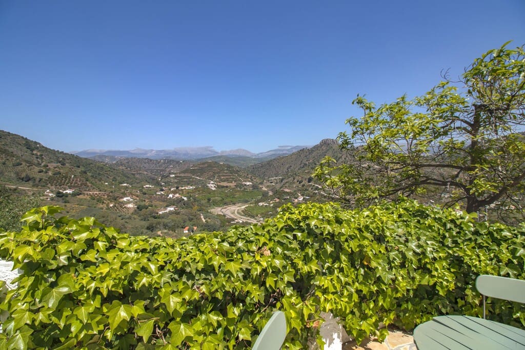 2 bedroom Finca/Country House for sale in Comares with pool - € 375,000 (Ref: 9850309)
