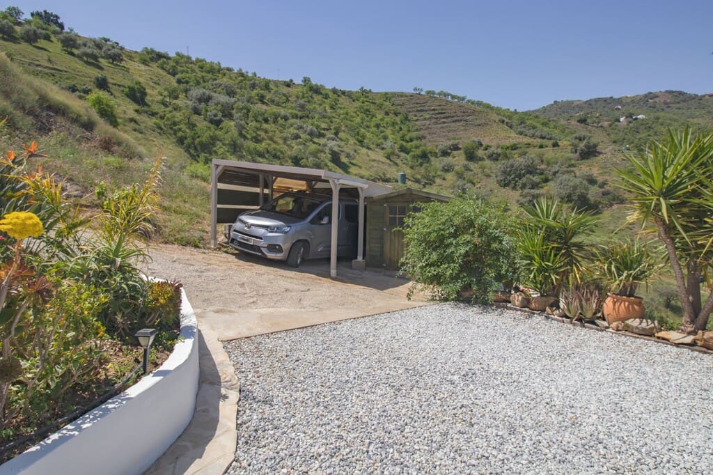 2 bedroom Finca/Country House for sale in Comares with pool - € 375,000 (Ref: 9850309)