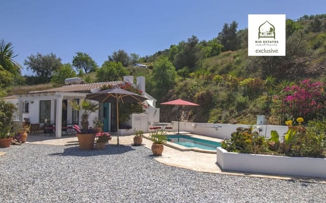2 soveværelse Finca/Landehus til salg i Comares med swimmingpool - € 375.000 (Ref: 9850309)