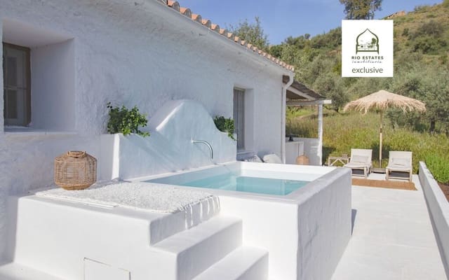 3 soveværelse Finca/Landehus til salg i Riogordo med swimmingpool - € 470.000 (Ref: 9850310)