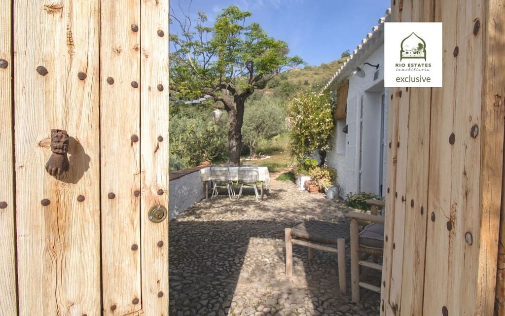 3 bedroom Finca/Country House for sale in Riogordo with pool - € 470,000 (Ref: 9850310)