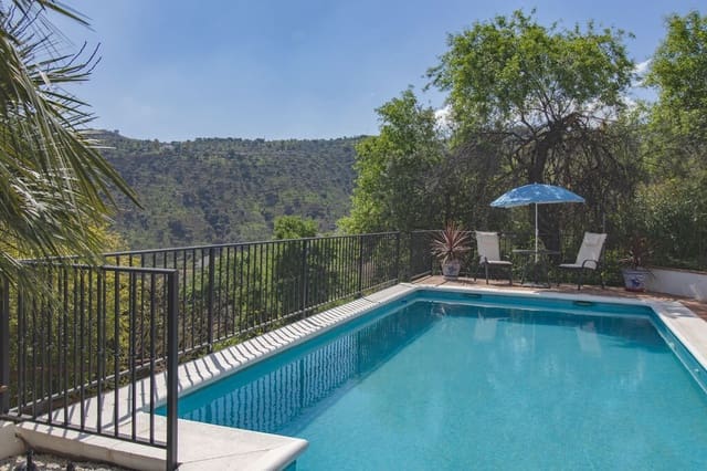 4 soveværelse Finca/Landehus til salg i Comares med swimmingpool - € 445.000 (Ref: 9850313)