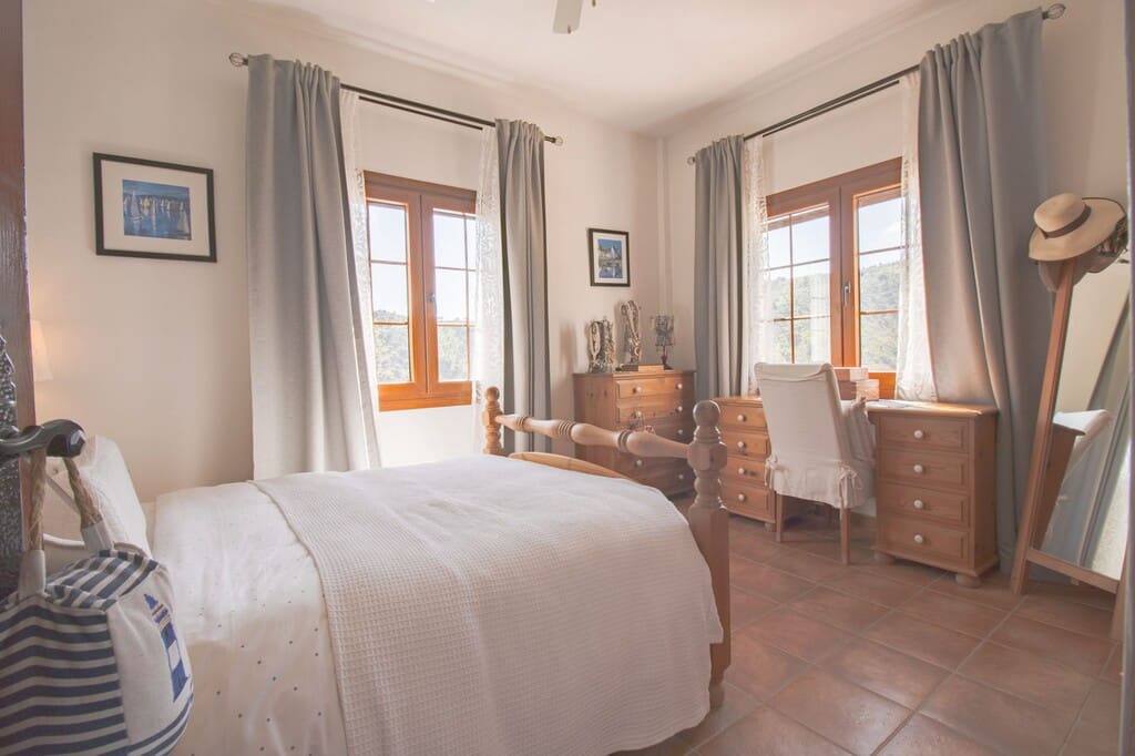4 bedroom Finca/Country House for sale in Comares with pool - € 445,000 (Ref: 9850313)