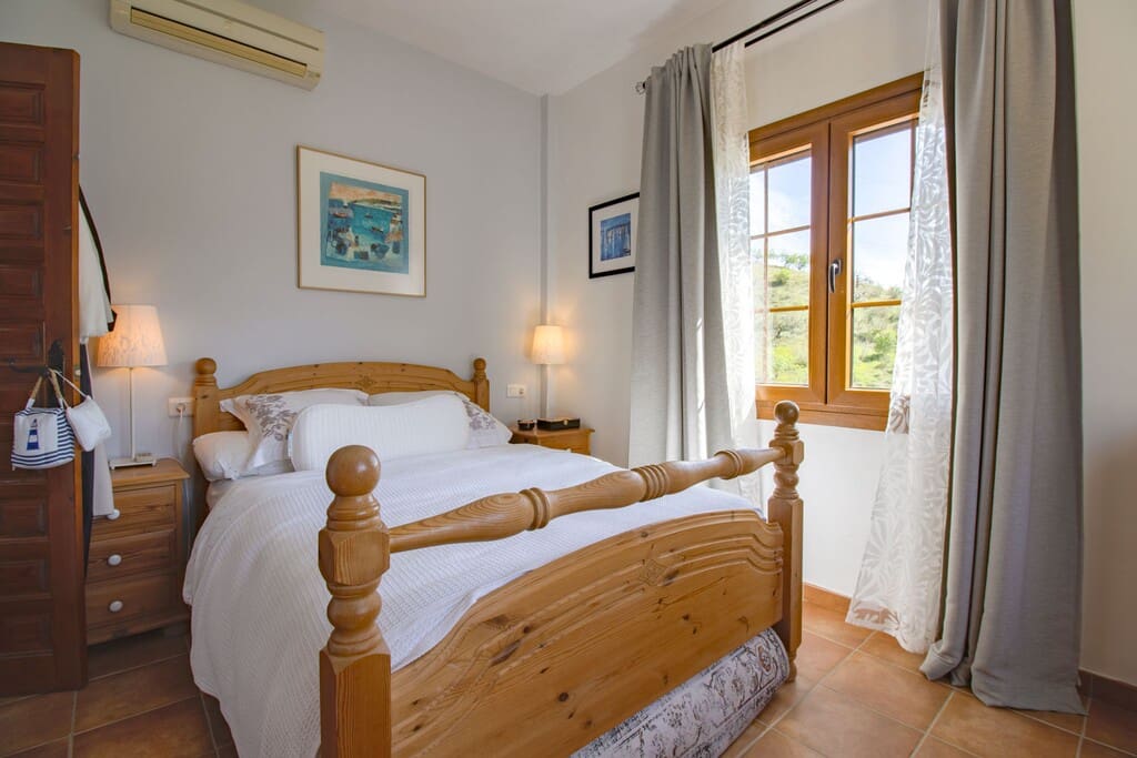 4 bedroom Finca/Country House for sale in Comares with pool - € 445,000 (Ref: 9850313)