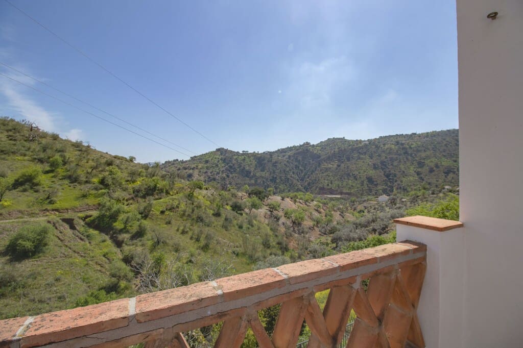 4 bedroom Finca/Country House for sale in Comares with pool garage - € 425,000 (Ref: 9850313)