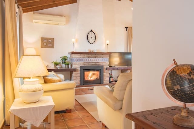 3 soveværelse Finca/Landehus til salg i El Borge med swimmingpool - € 395.000 (Ref: 9850314)