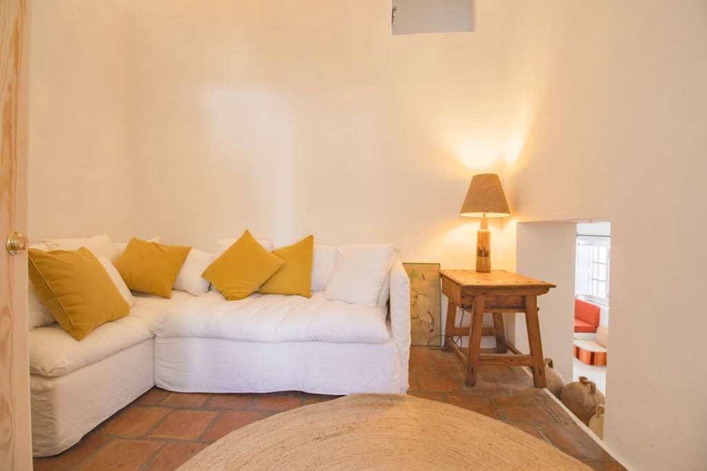 6 bedroom Townhouse for sale in Comares - € 820,000 (Ref: 9850315)
