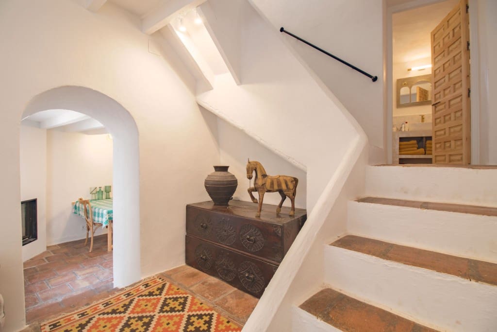6 bedroom Townhouse for sale in Comares - € 820,000 (Ref: 9850315)