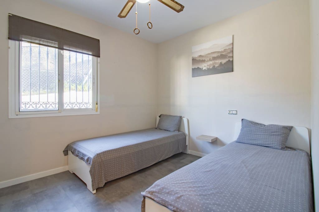4 slaapkamer Finca/Landhuis te koop in Sayalonga met zwembad garage - € 480.000 (Ref: 9850318)