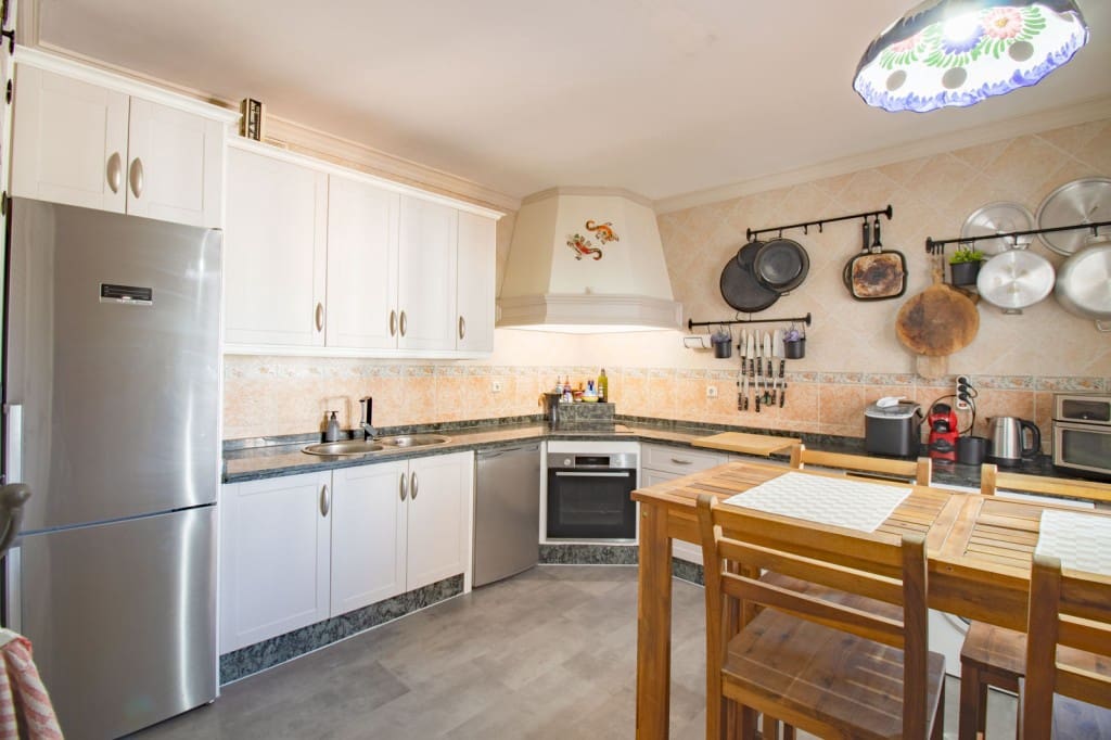 4 slaapkamer Finca/Landhuis te koop in Sayalonga met zwembad garage - € 480.000 (Ref: 9850318)
