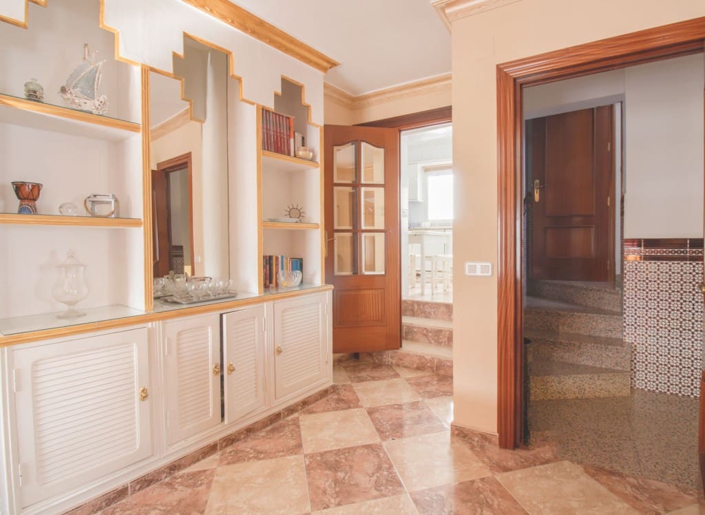 8 makuuhuone Omakotitalo myytävänä paikassa Riogordo - 310 000 € (Ref: 9850319)
