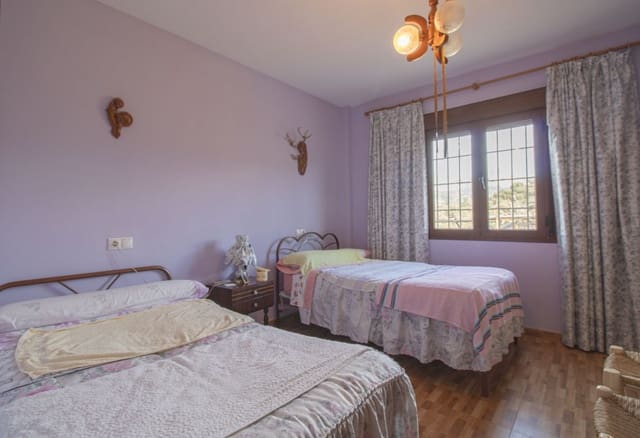 4 soveværelse Finca/Landehus til salg i Riogordo - € 330.000 (Ref: 9850321)