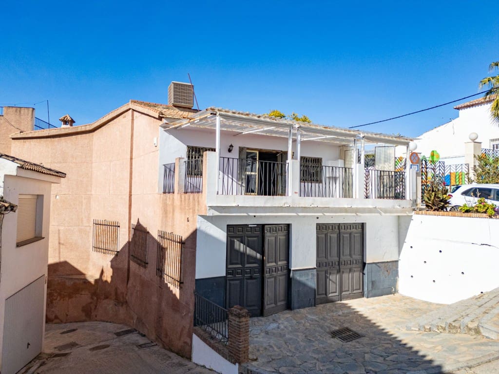 Townhouse for sale in Riogordo - € 400,000 (Ref: 9850322)