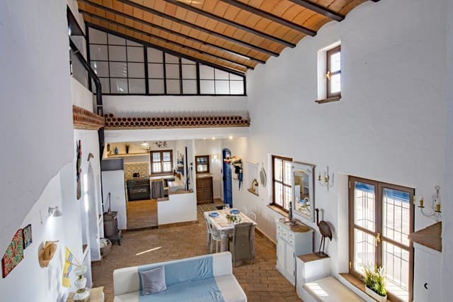 3 soveværelse Finca/Landehus til salg i Riogordo med swimmingpool - € 425.000 (Ref: 9850323)