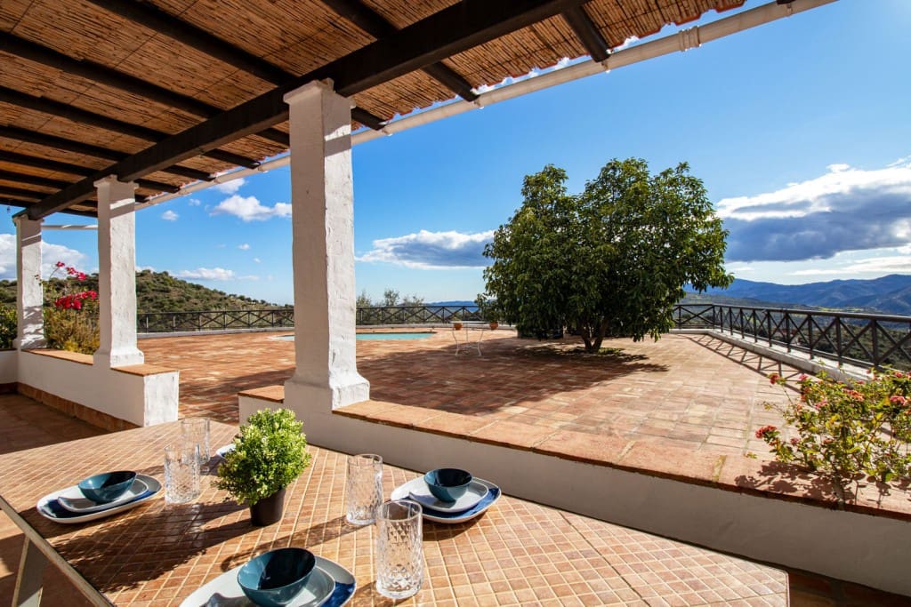 3 soveværelse Finca/Landehus til salg i Riogordo med swimmingpool - € 425.000 (Ref: 9850323)