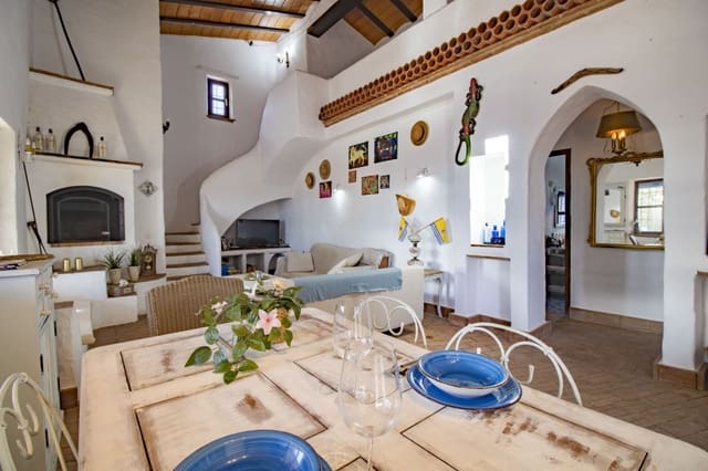 3 soveværelse Finca/Landehus til salg i Riogordo med swimmingpool - € 425.000 (Ref: 9850323)