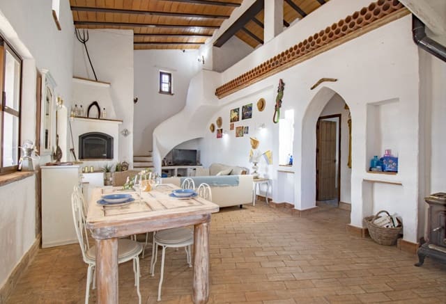3 soveværelse Finca/Landehus til salg i Riogordo med swimmingpool - € 425.000 (Ref: 9850323)