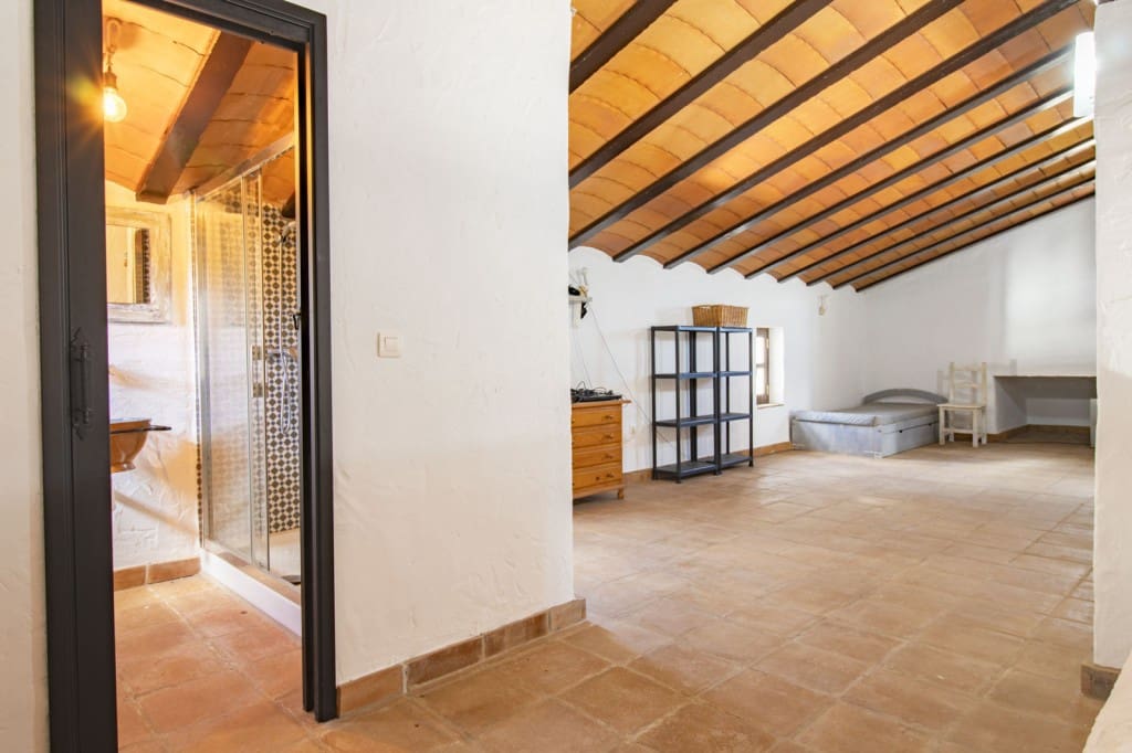 3 soveværelse Finca/Landehus til salg i Riogordo med swimmingpool - € 425.000 (Ref: 9850323)