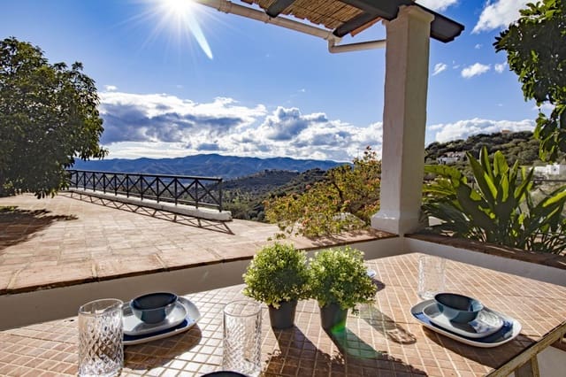 3 soveværelse Finca/Landehus til salg i Riogordo med swimmingpool - € 425.000 (Ref: 9850323)