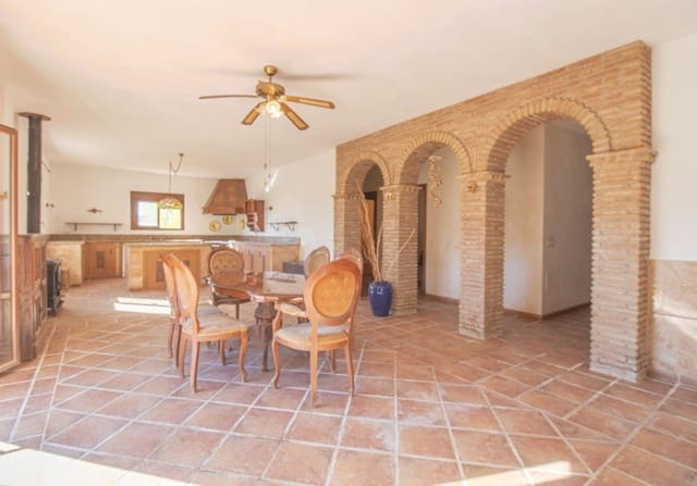 3 soveværelse Finca/Landehus til salg i Riogordo - € 240.000 (Ref: 9850325)