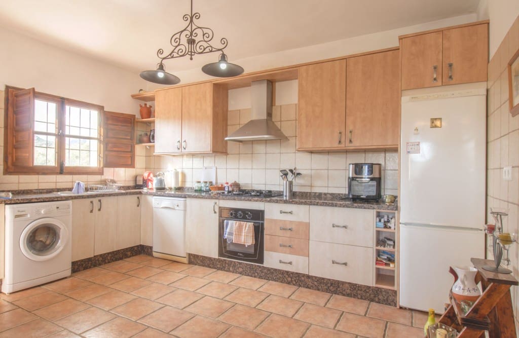 3 soveværelse Finca/Landehus til salg i Periana med swimmingpool - € 365.000 (Ref: 9850326)