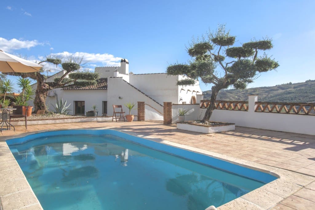 3 soveværelse Finca/Landehus til salg i Periana med swimmingpool - € 365.000 (Ref: 9850326)