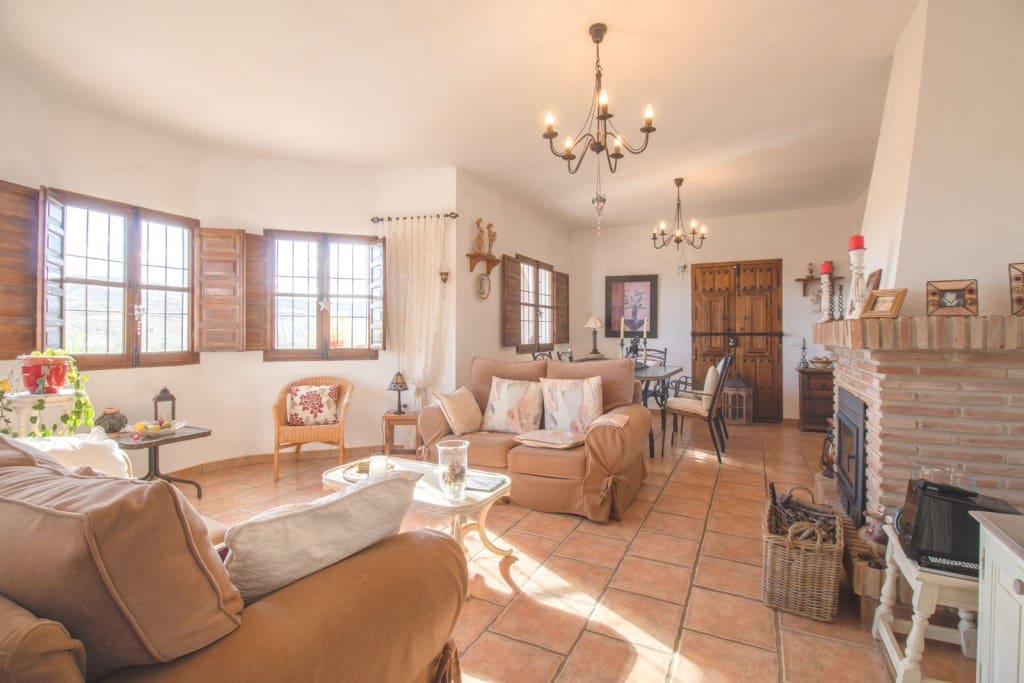 3 soveværelse Finca/Landehus til salg i Periana med swimmingpool - € 365.000 (Ref: 9850326)