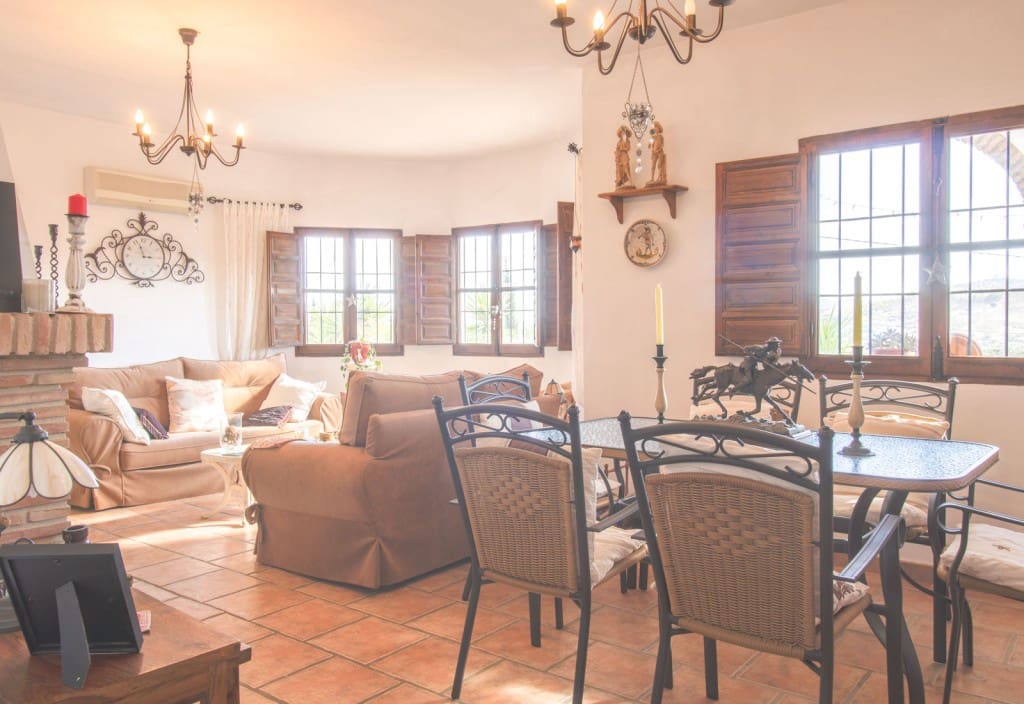 3 soveværelse Finca/Landehus til salg i Periana med swimmingpool - € 365.000 (Ref: 9850326)