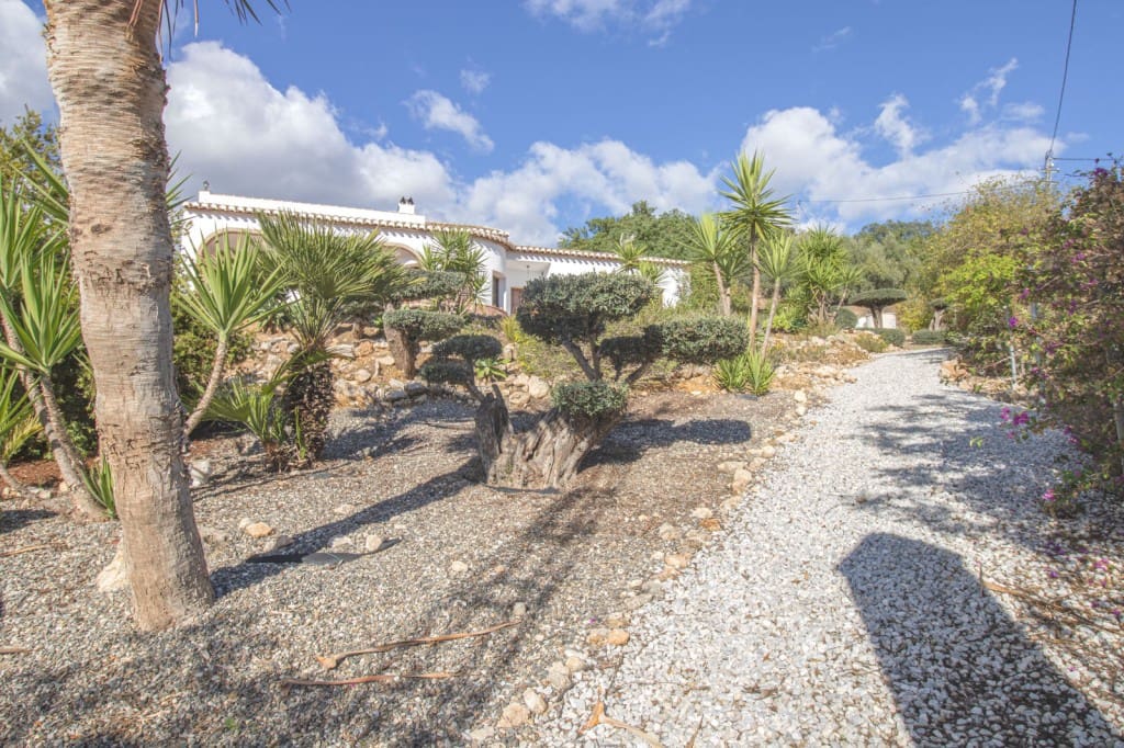 3 soveværelse Finca/Landehus til salg i Periana med swimmingpool - € 365.000 (Ref: 9850326)