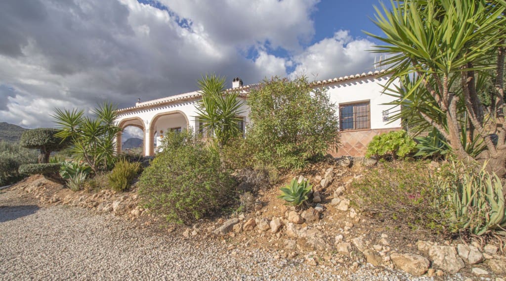 3 soveværelse Finca/Landehus til salg i Periana med swimmingpool - € 365.000 (Ref: 9850326)