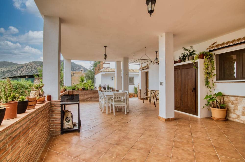 4 soveværelse Finca/Landehus til salg i Mondron med swimmingpool - € 380.000 (Ref: 9850329)