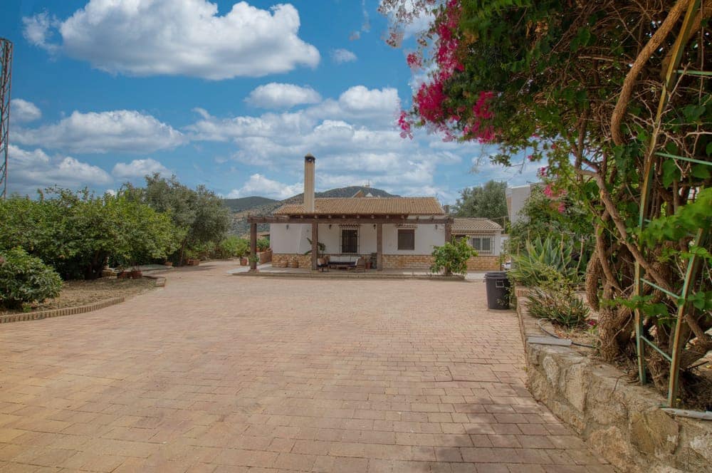 4 soveværelse Finca/Landehus til salg i Mondron med swimmingpool - € 380.000 (Ref: 9850329)